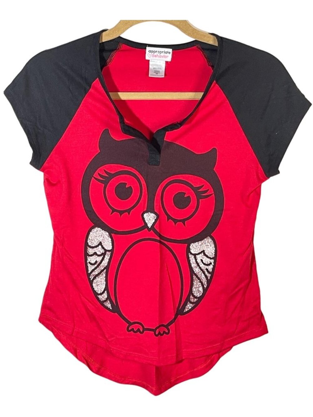 Appropriate behavior short sleeve shirt owl sparkles high low red black m READ